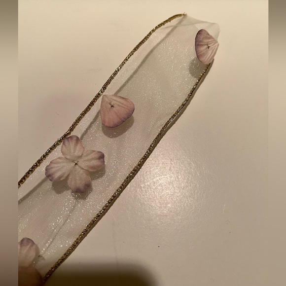 MARTHA STEWART EVERYDAY WINTER BLOSSOMS WIRED EDGE RIBBON. - Picture 3 of 6